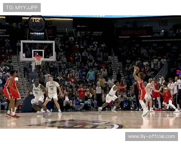 鹈鹕替补后卫阿尔瓦拉多季前赛膝盖受伤退赛