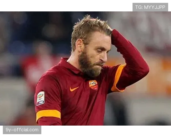 更衣室特写:德罗西首次带队取胜后与全队激情相拥 更衣室特写:德罗西首次带队取胜后与全队激情相拥