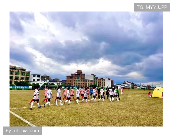 法国足协启动“女性足球周末”,旨在推广基层女足运动 法国足协启动“女性足球周末”,旨在推广基层女足运动